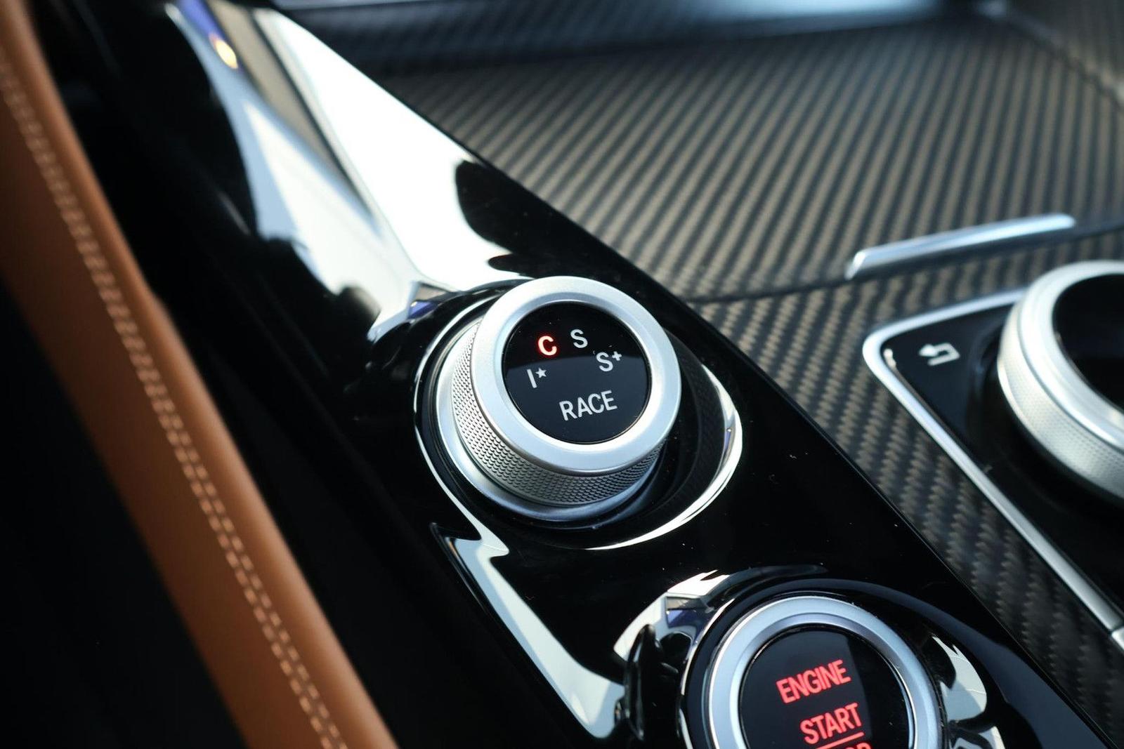 Mercedes-Benz AMG GT 4.0 S / Burmester / Panorama / Carbon / P