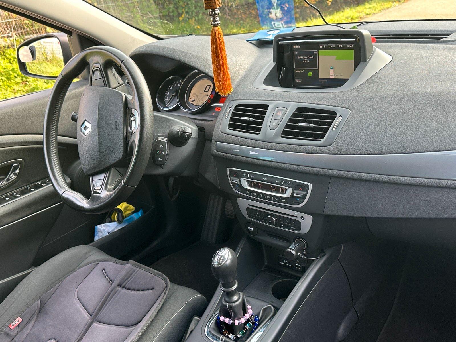 Renault Megane 2014 — engine 132 HP (97kW)