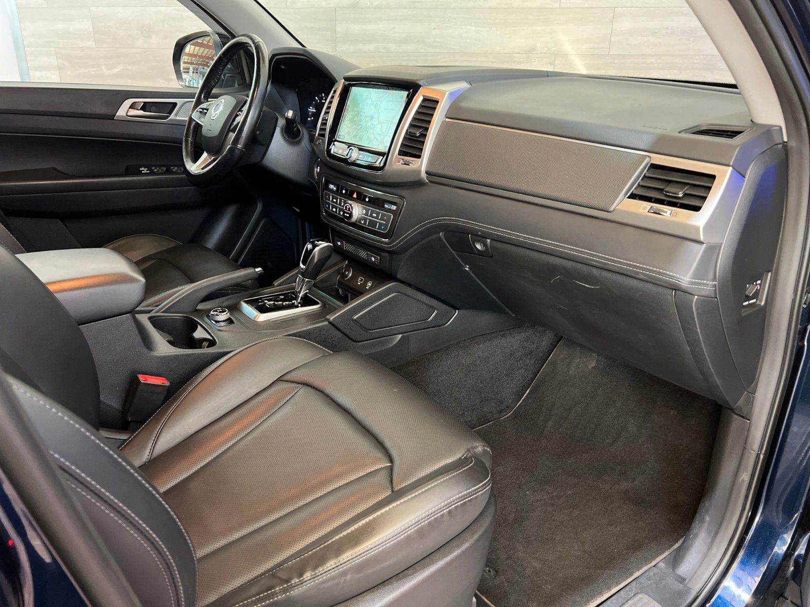 Fahrzeugabbildung Ssangyong MUSSO Sapphire 4WD AT  *AHK*Leder*Kamera*Hardtop