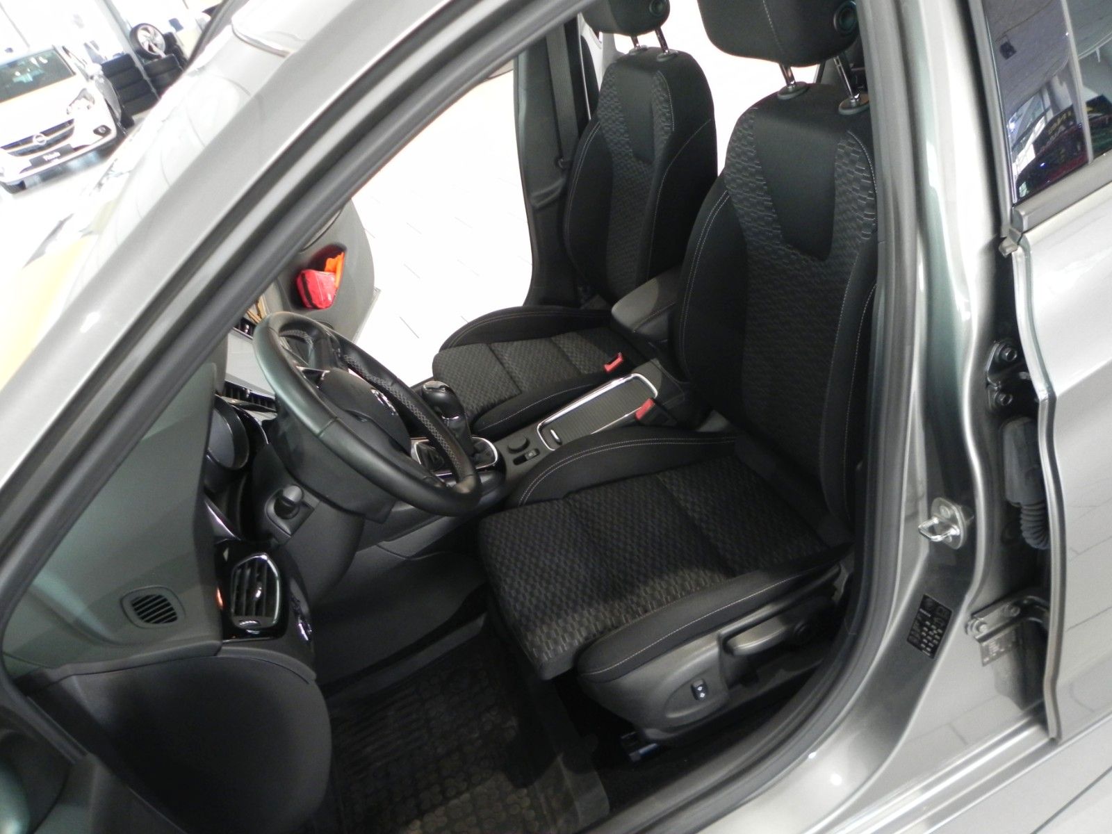 Fahrzeugabbildung Opel Astra ST 1.6D DYNAMIC NAVI/KAMERA/SHZ/ALU/PDC