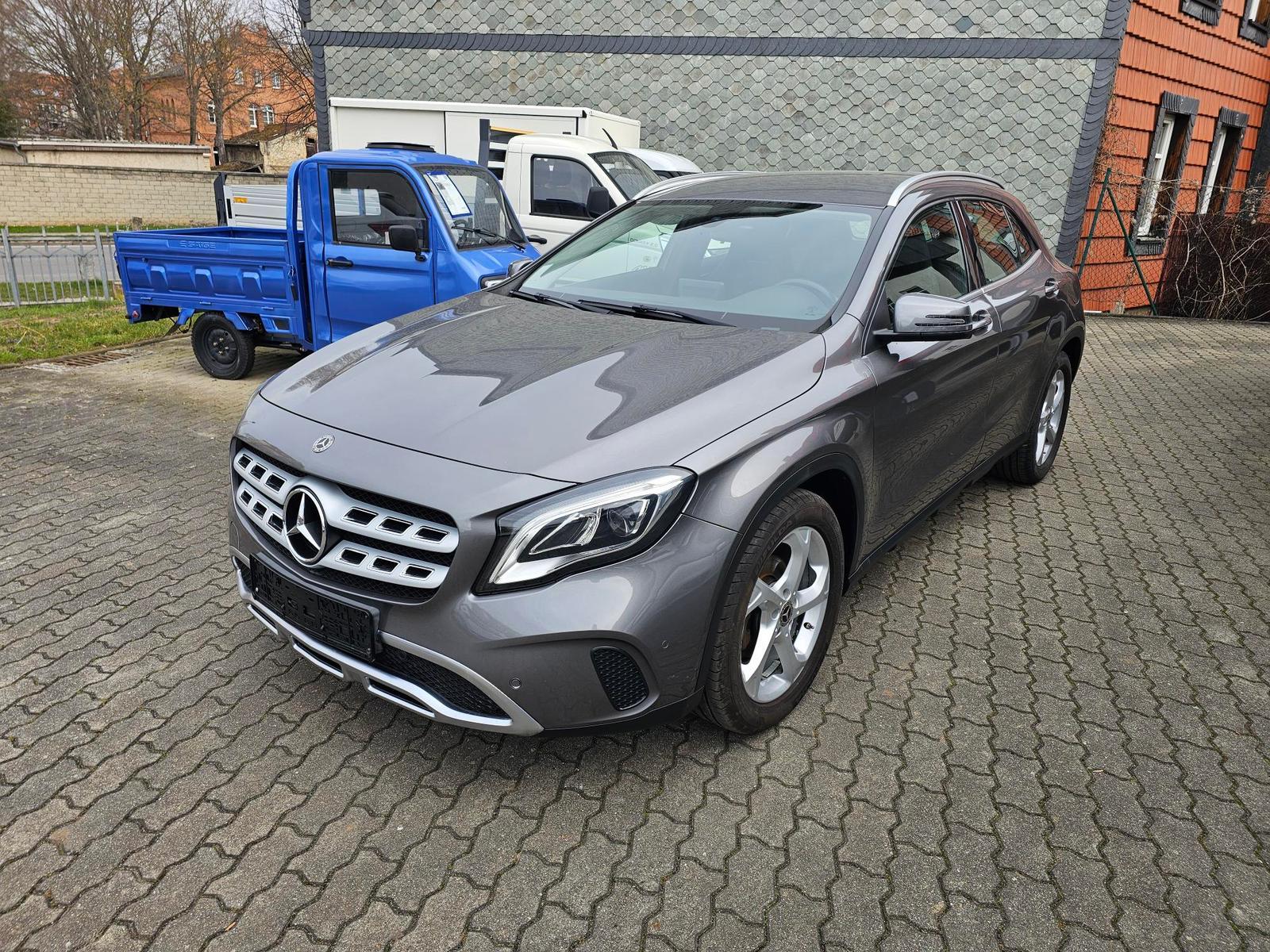 Mercedes-Benz CLA 180 URBAN+LEDhigh+NAVI+PARKTRONIC+WKR+2.HAND