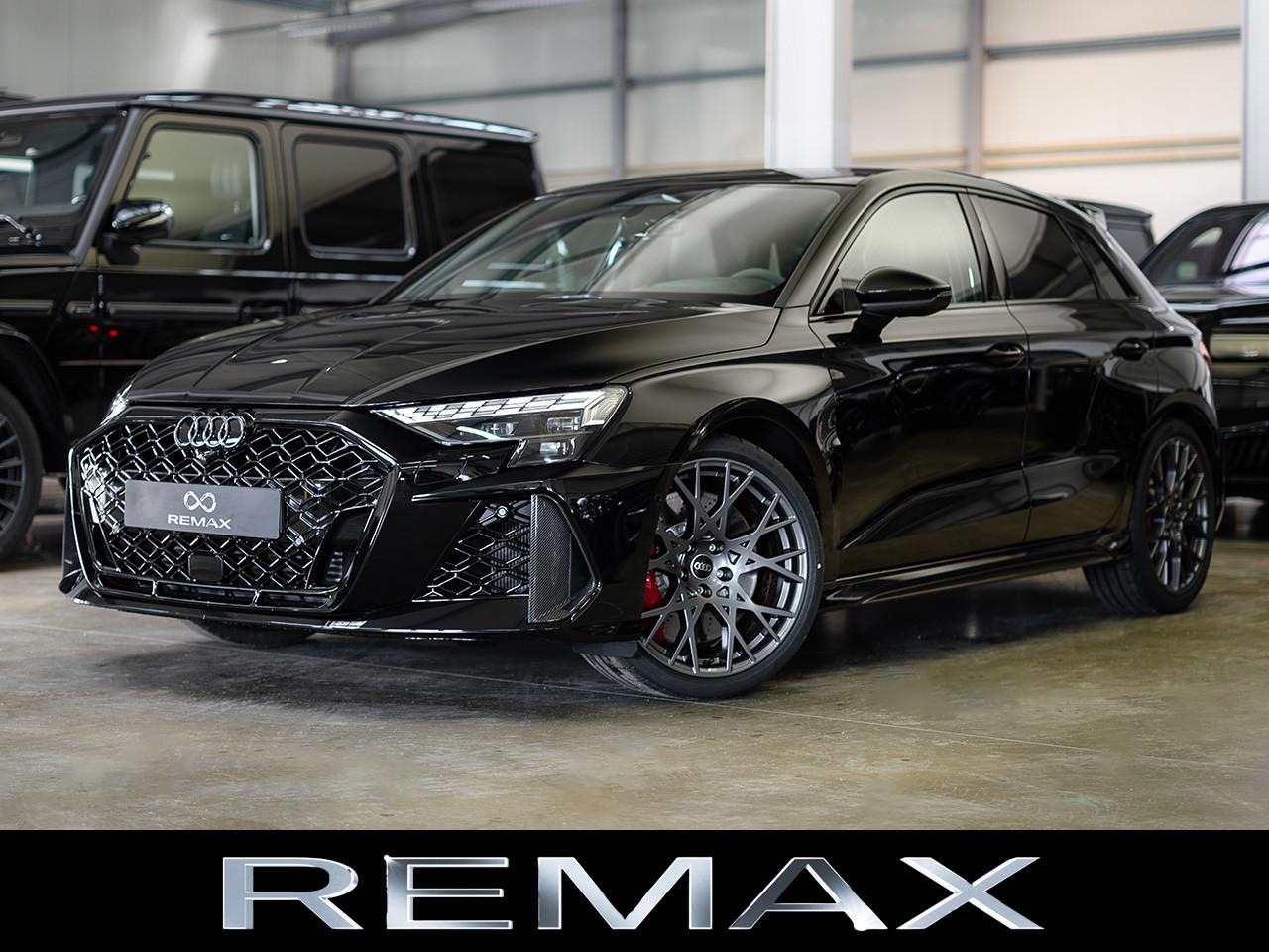 Audi RS3 Sportback quattro/ Sportseats / Full Carbon