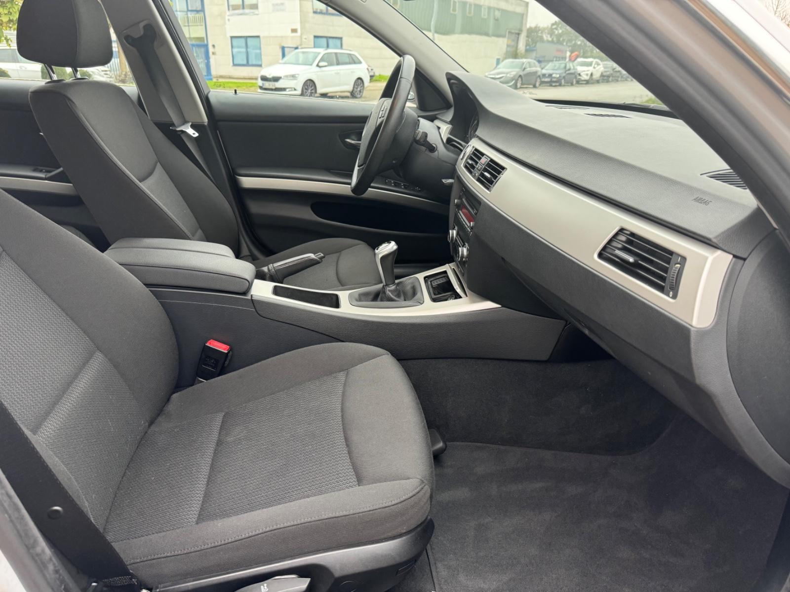 BMW 320 BMW Klima LED PDC Sportfahrwerk Euro 5