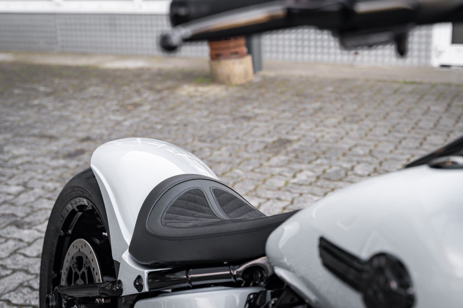 Fahrzeugabbildung Harley-Davidson SILVER DARK FAT BOY FLFBS 114 MY24 - JEKILL&HYDE