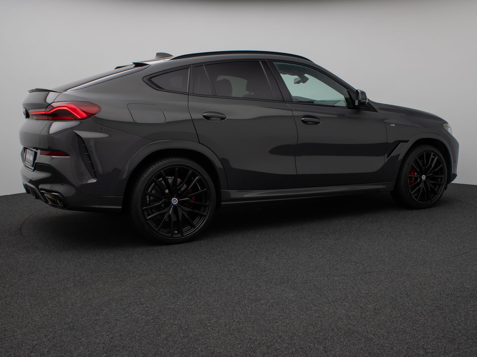 Fahrzeugabbildung BMW X6 M50i Panorama Laser 360°HUD DAB B&W AHK 22"