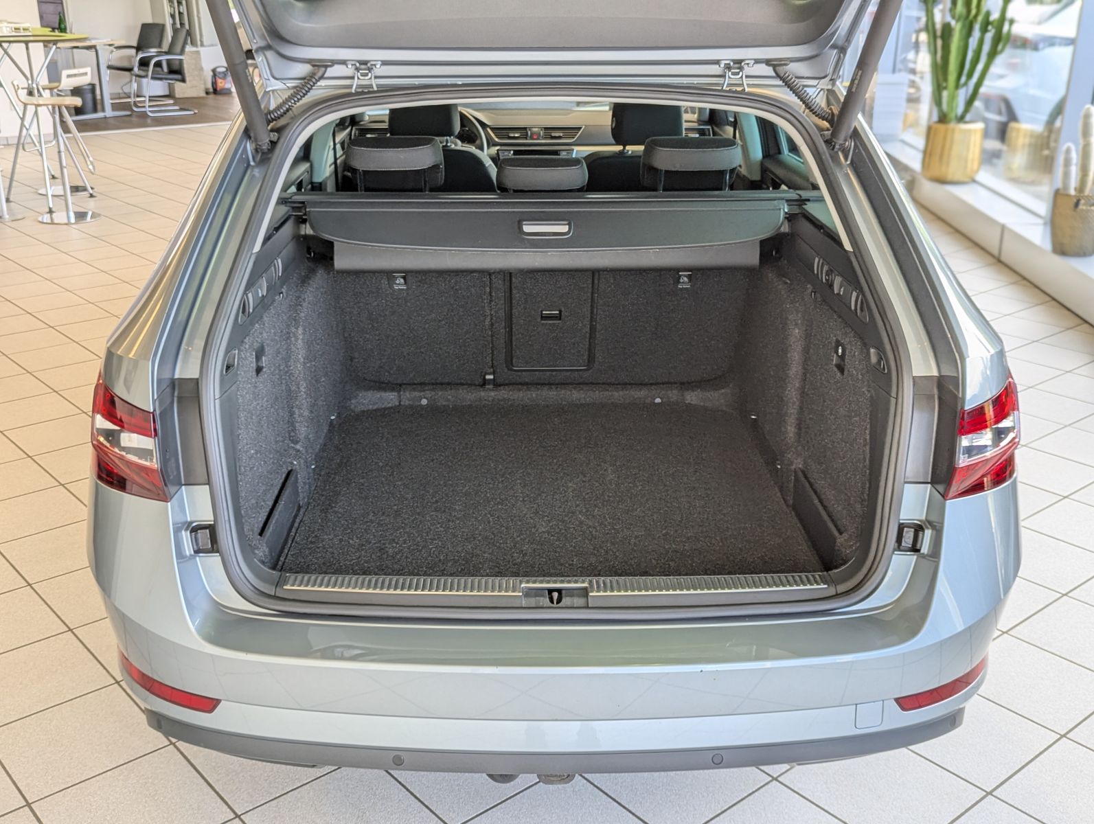 SKODA Superb 1.8 TSI Ambition Bi-Xen SHZ Tempomat AHK - Image 15