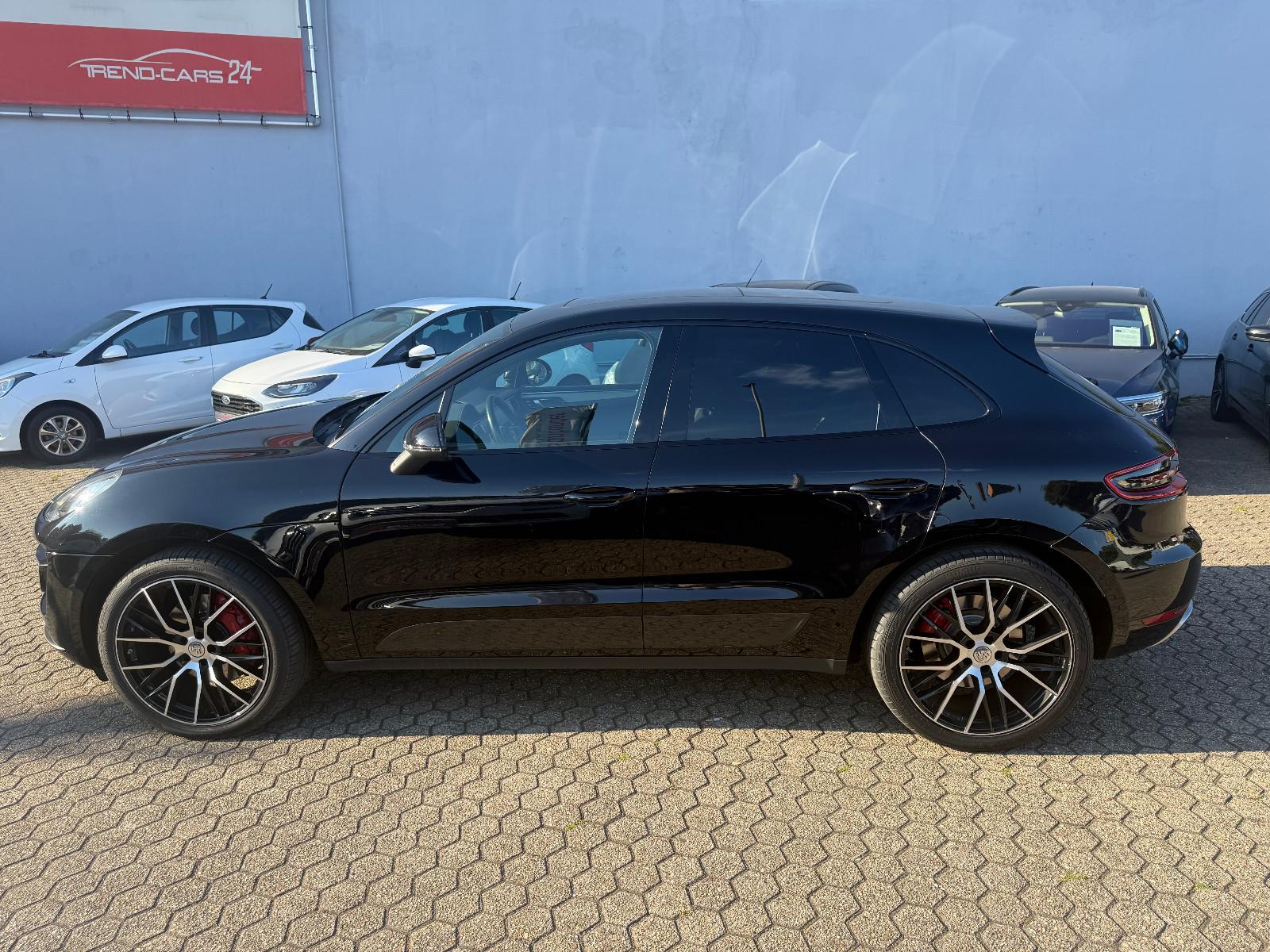 Porsche Macan Turbo*ACC*CAM*AHK*PANO