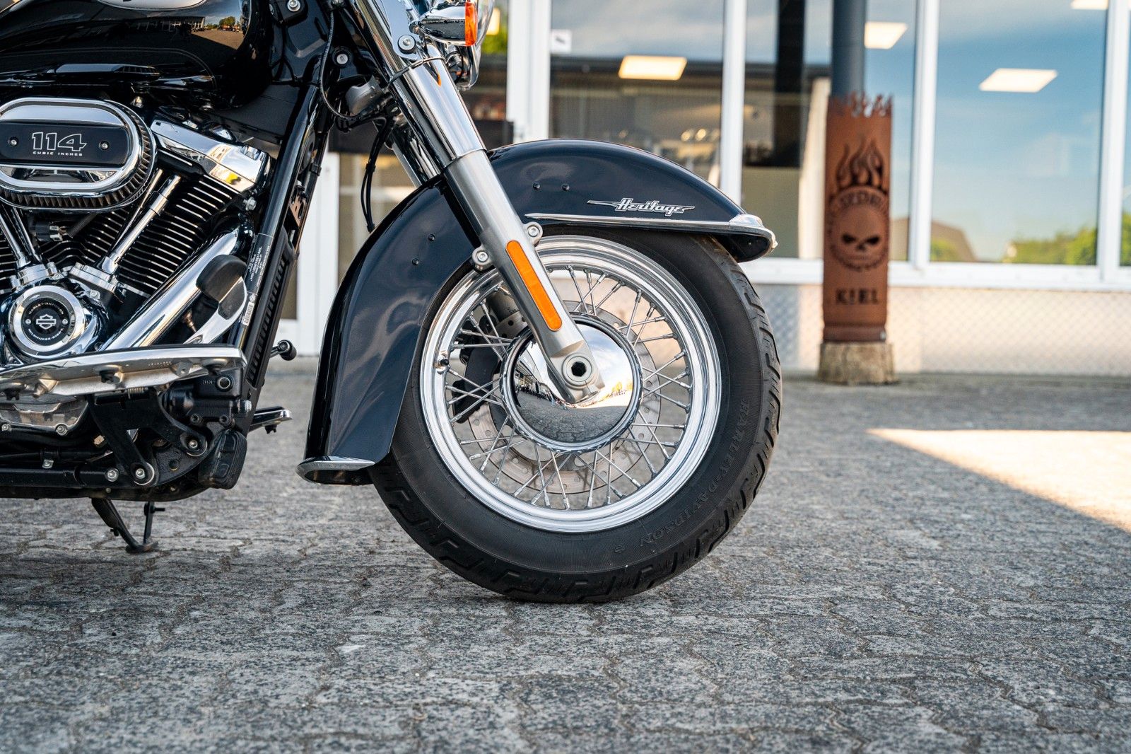 Fahrzeugabbildung Harley-Davidson Softail Heritage FLHCS 114 CUI -NEUWERTIG -