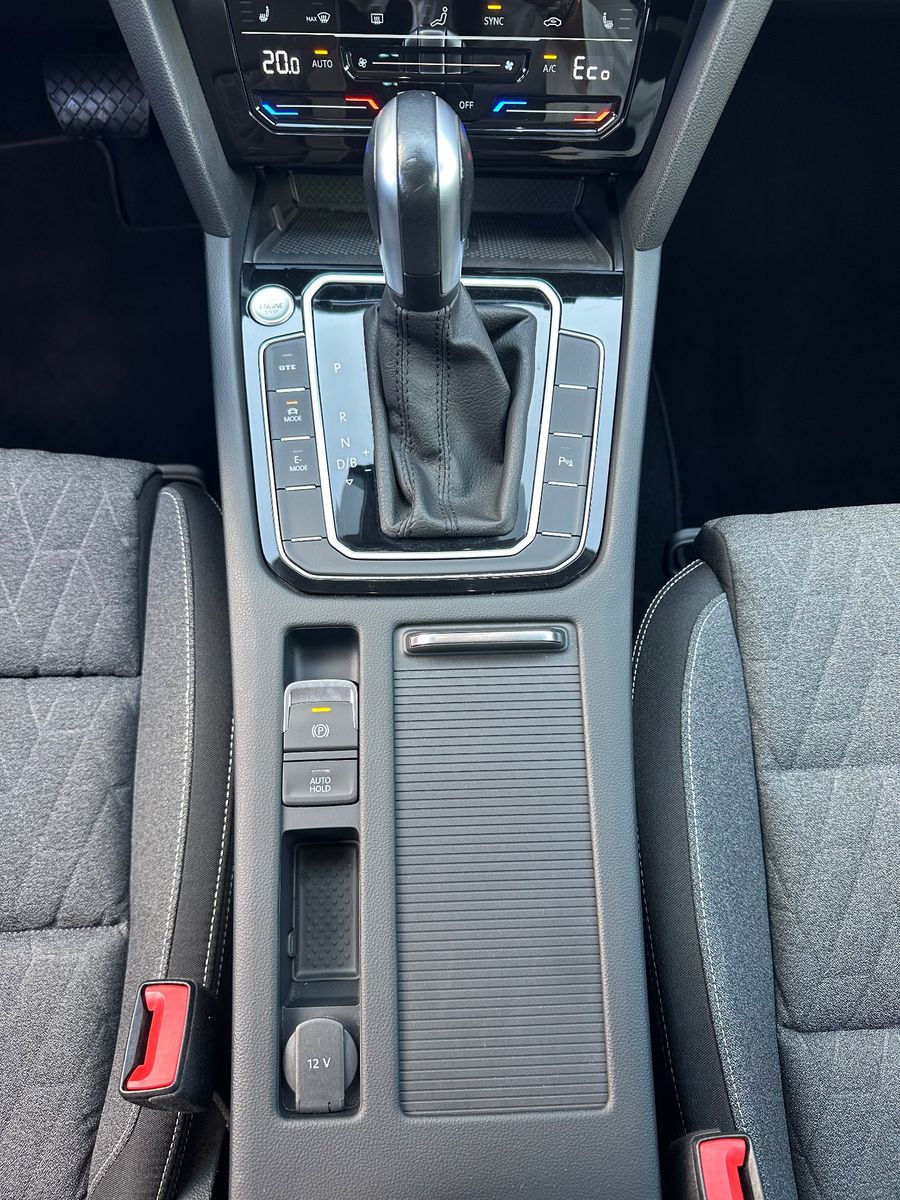 Fahrzeugabbildung Volkswagen Passat Variant GTE R-Line NAV+LED+KAM+HUD+AHK