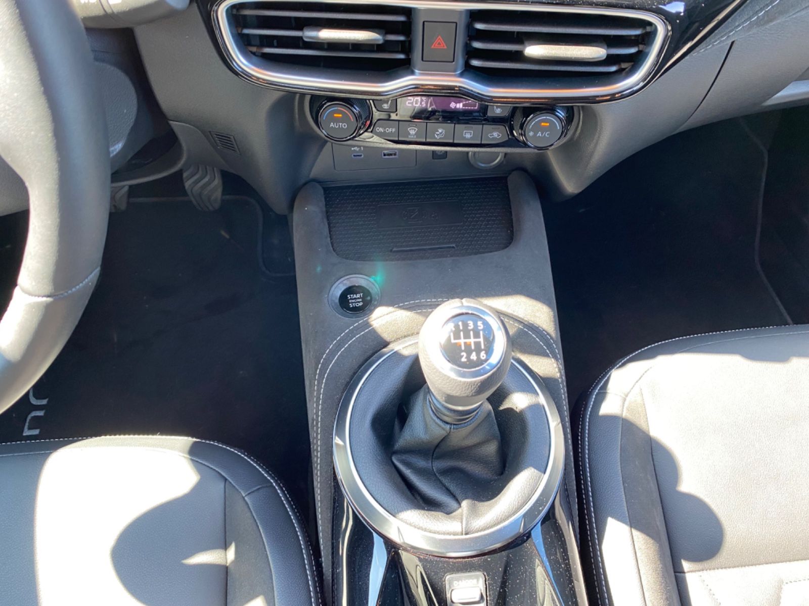Fahrzeugabbildung Nissan Juke N-Design - 2Farben, Leder/Alcantara, 19"