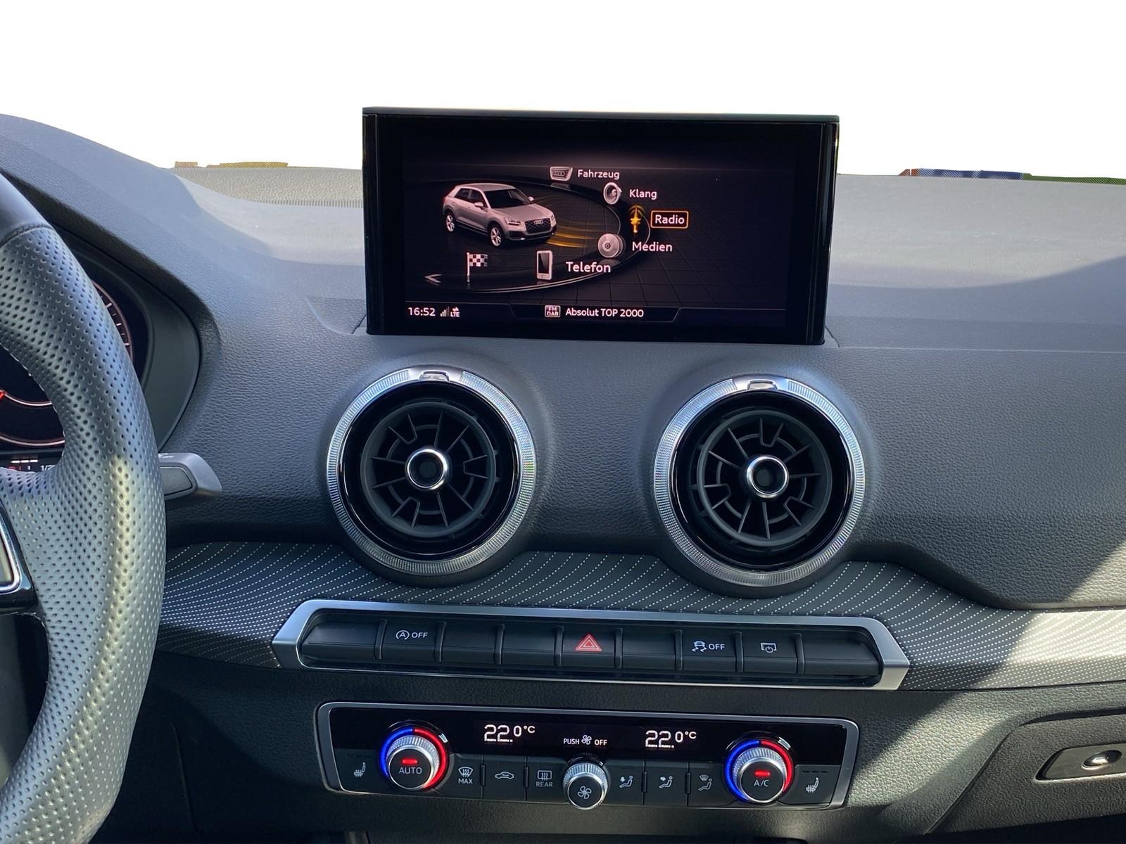 Audi Q2 35 TFSI S-LINE +PANO+GRA+AHK