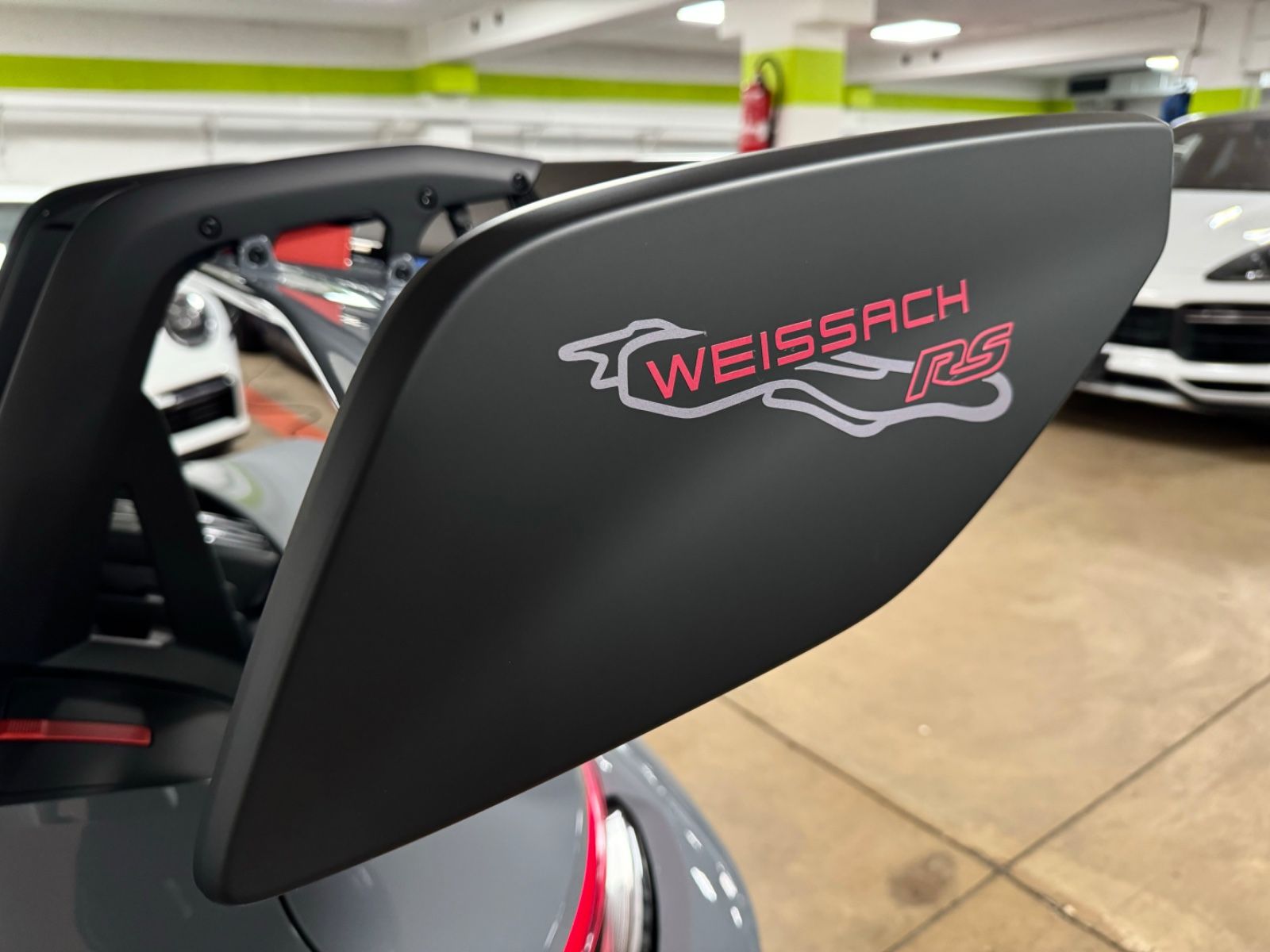 Fahrzeugabbildung Porsche 911 GT3 RS WEISSACH CARBON CERAMIC LIFT 24 FULL