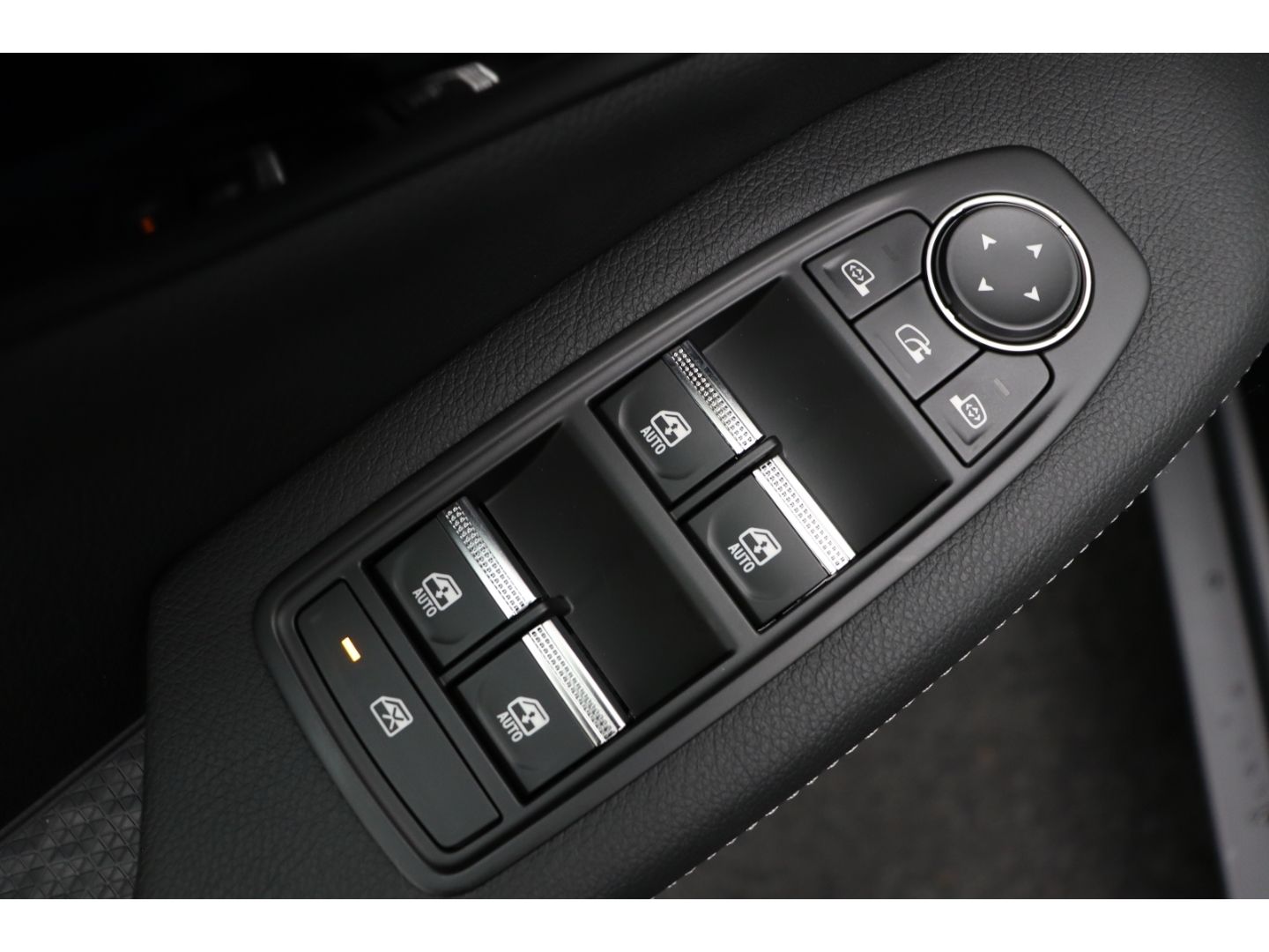Fahrzeugabbildung Mitsubishi Eclipse Cross Diamant Top 11 KW ACC Totwinkelass