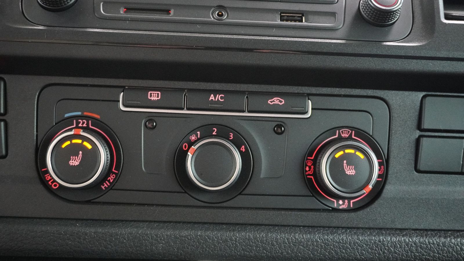 Volkswagen T6 California mit Einbau Küche und Aufstelldach foto 18
