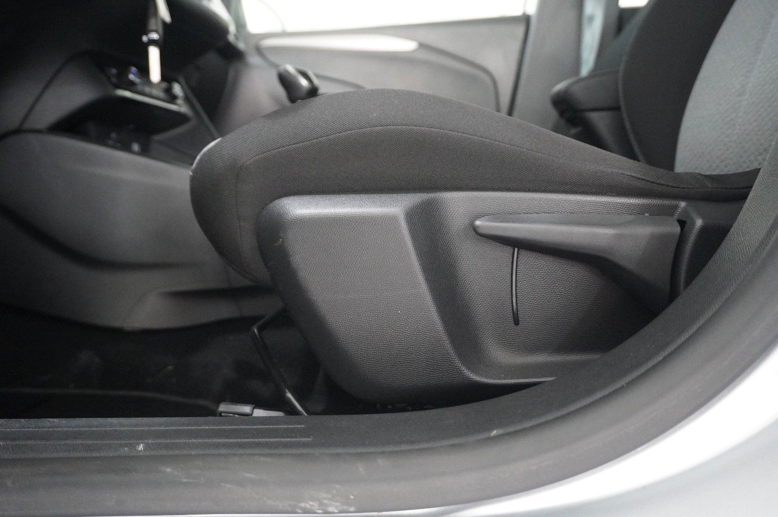Fahrzeugabbildung Opel Corsa F 1.2 FACELIFT NAVI/LED/KAMERA/VIRTU./SHZ