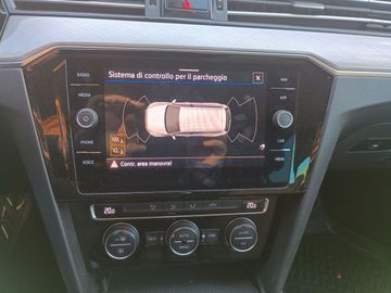 Volkswagen Passat - 12