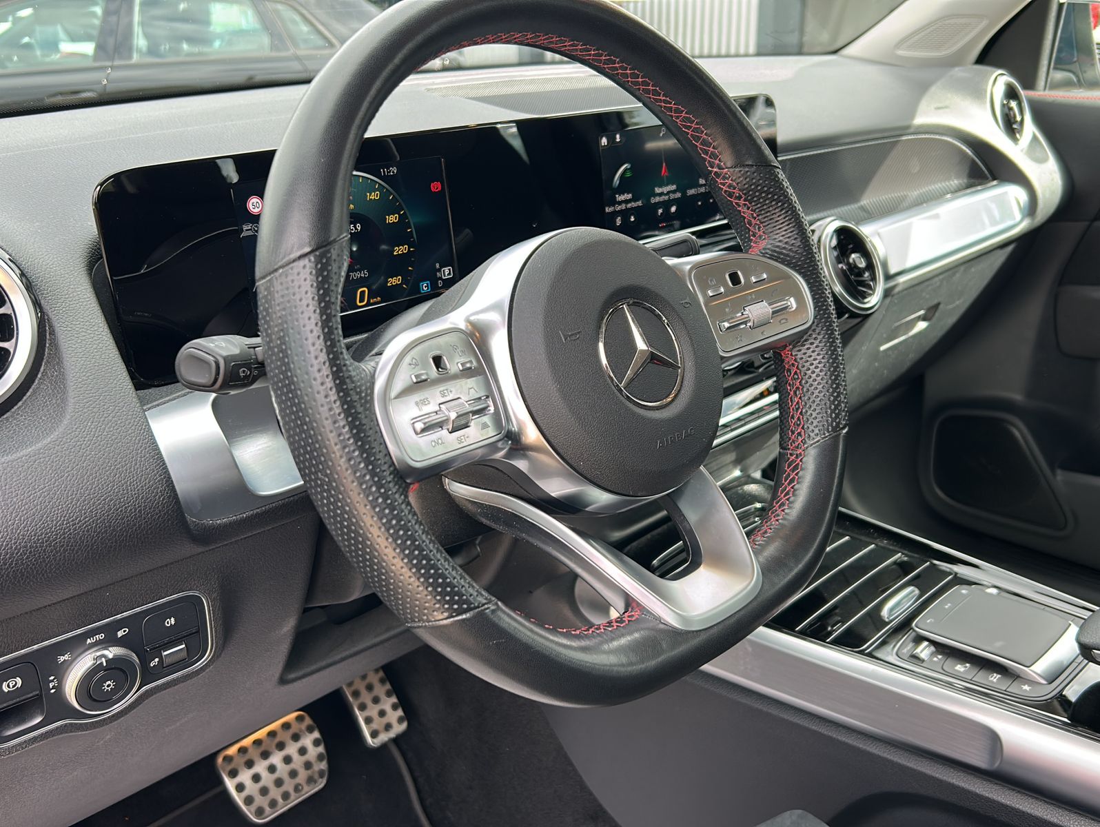 Fahrzeugabbildung Mercedes-Benz GLB  220 dAMG Line