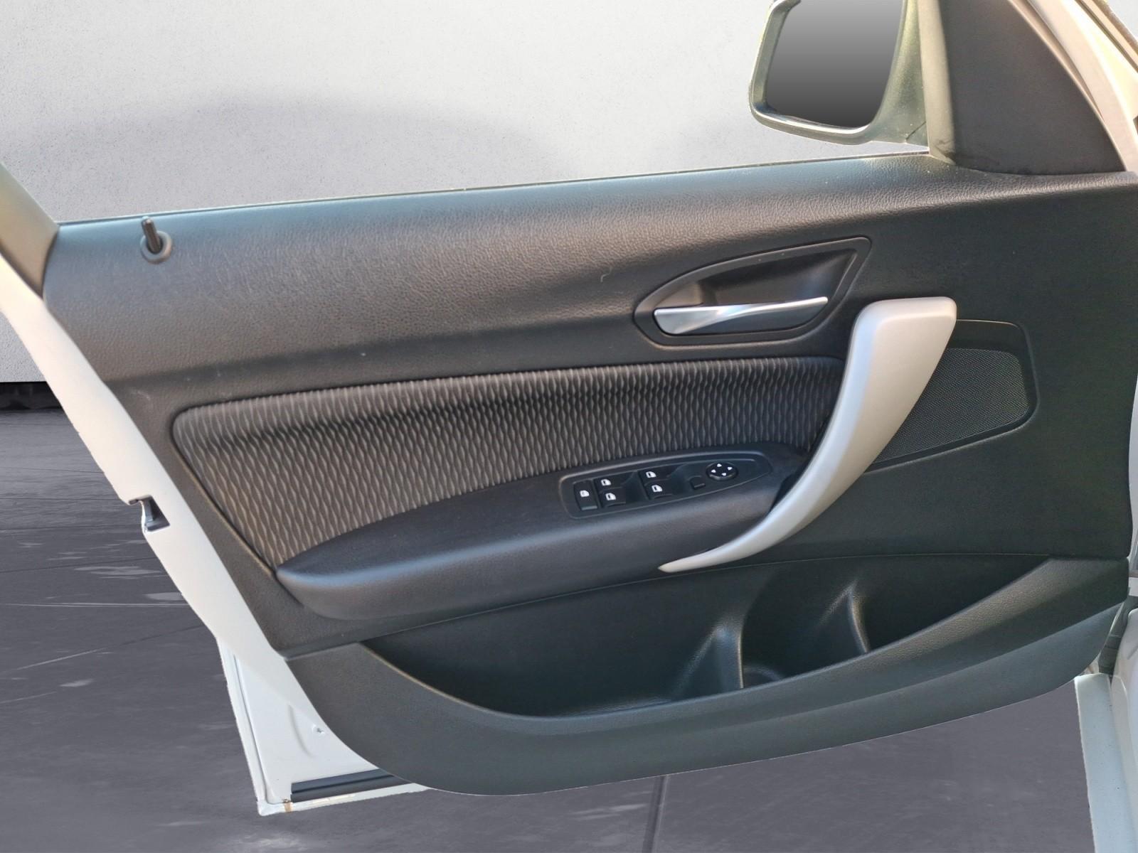 BMW 118i Limousine Advantage Bluetooth PDC Klima