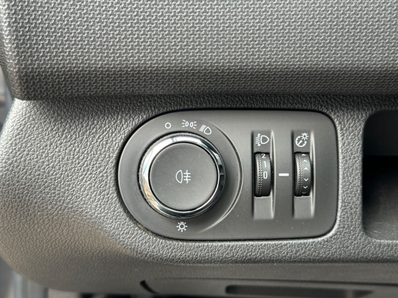 Fahrzeugabbildung Opel Meriva B Edition /Klimaanlage/Tempom./Navi./