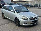 Toyota Avensis Kombi 2.2 D-CAT 130kW -Klima - Tempomat - Toyota Avensis in Bonn