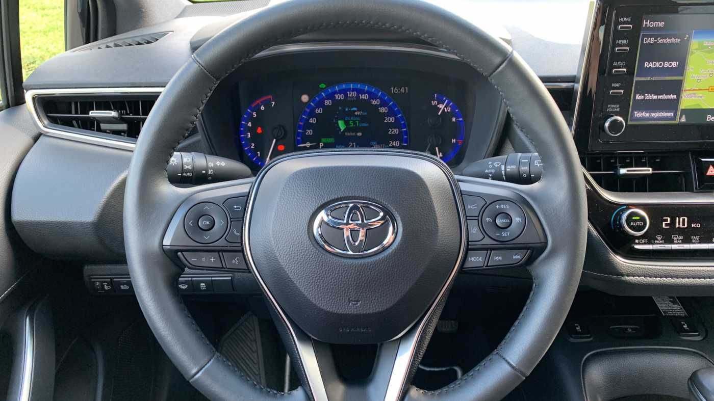 Fahrzeugabbildung Toyota Corolla 1.8 Hybrid Team D | TechPa+Kamera+AHK