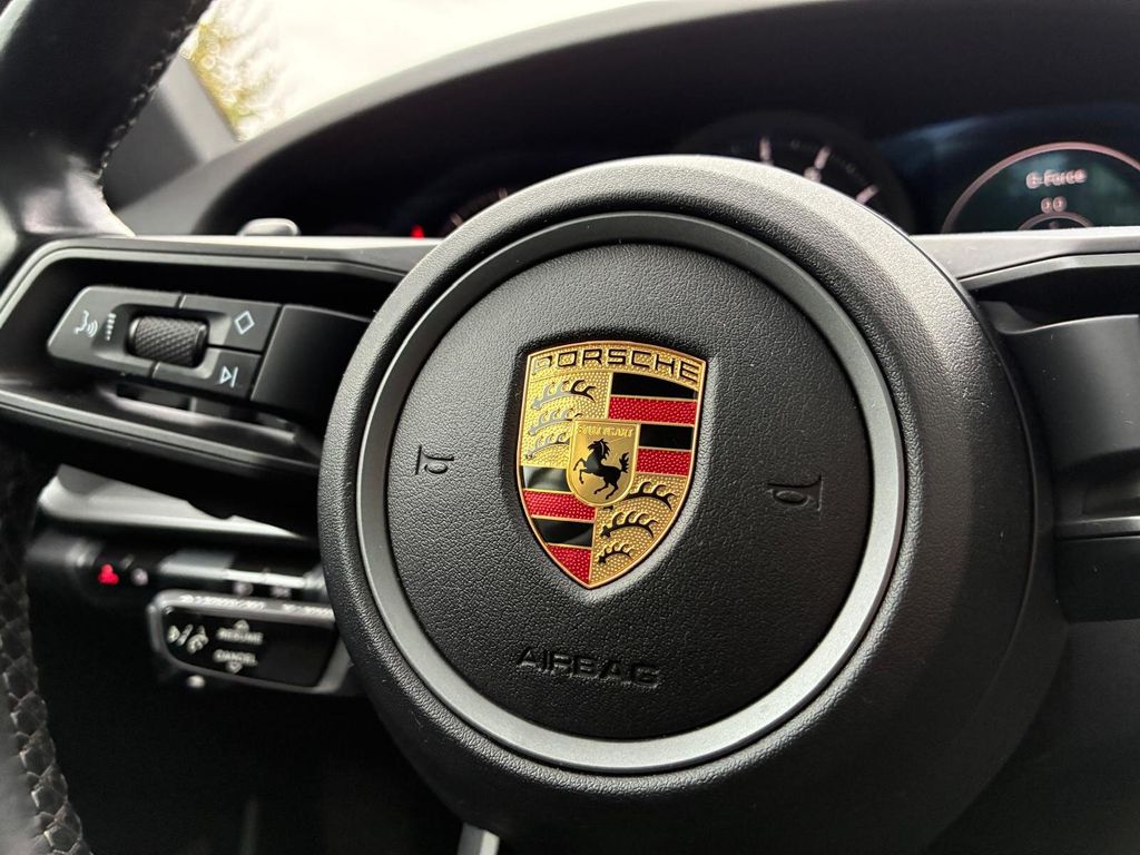 PORSCHE 911 2020