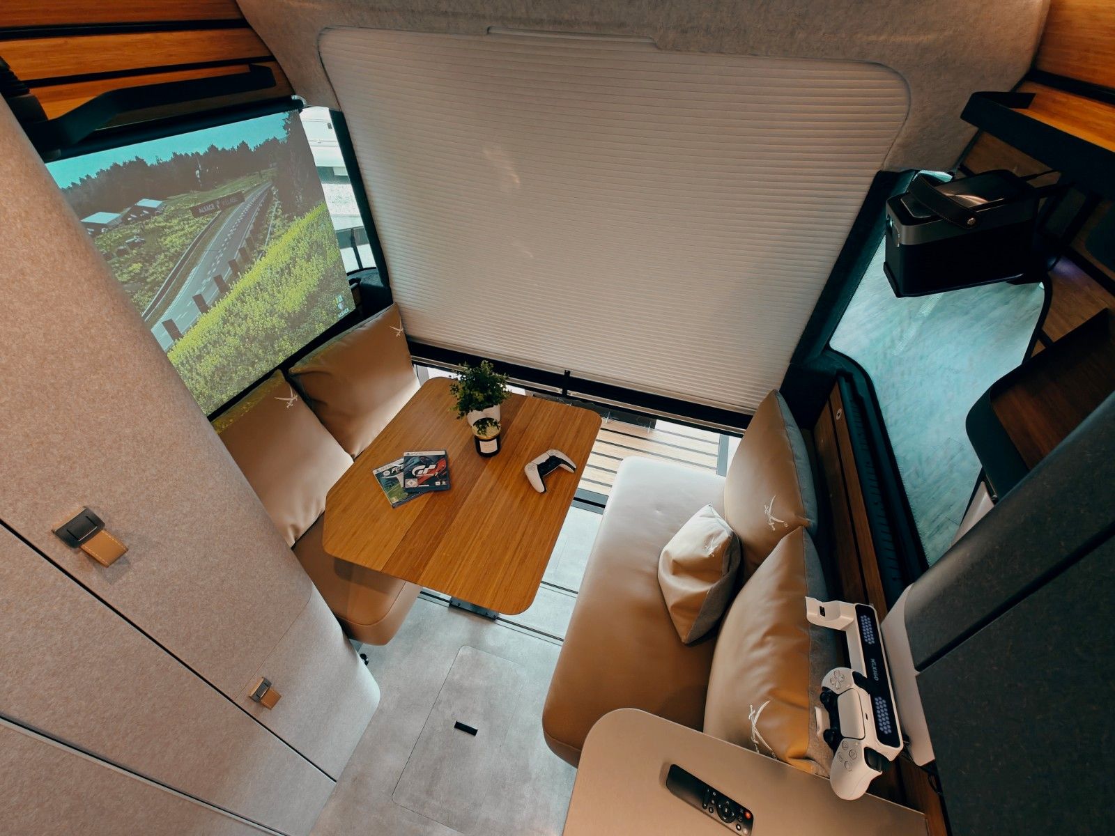Fahrzeugabbildung HYMER / ERIBA / HYMERCAR VENTURE S 4x4² SANSIBAR LTD. by palmo