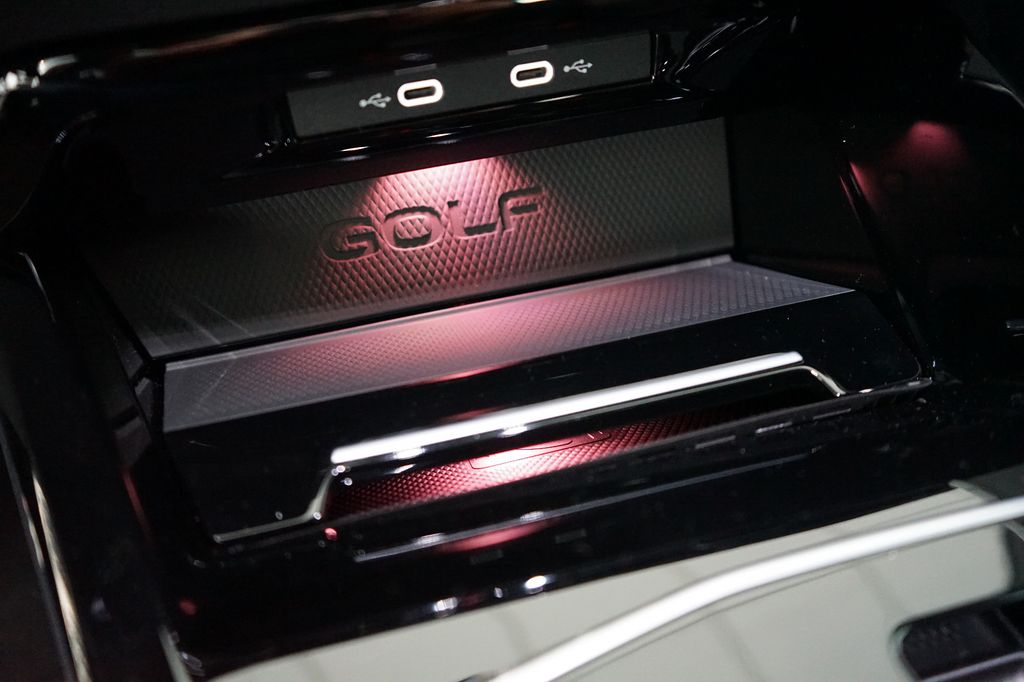 VW Golf GTI Clubsport | Akrapovic | Pano | AHK VW Golf GTI Clubsport | Akrapovic | Pano | AHK