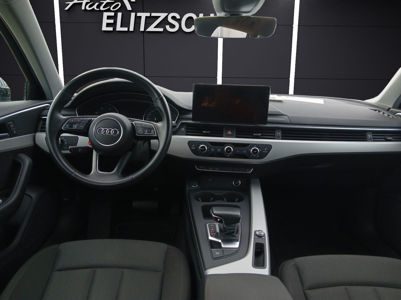 Fahrzeugabbildung Audi A4 Avant 40 TDI basis S-tronic Navi GRA PDC SH L