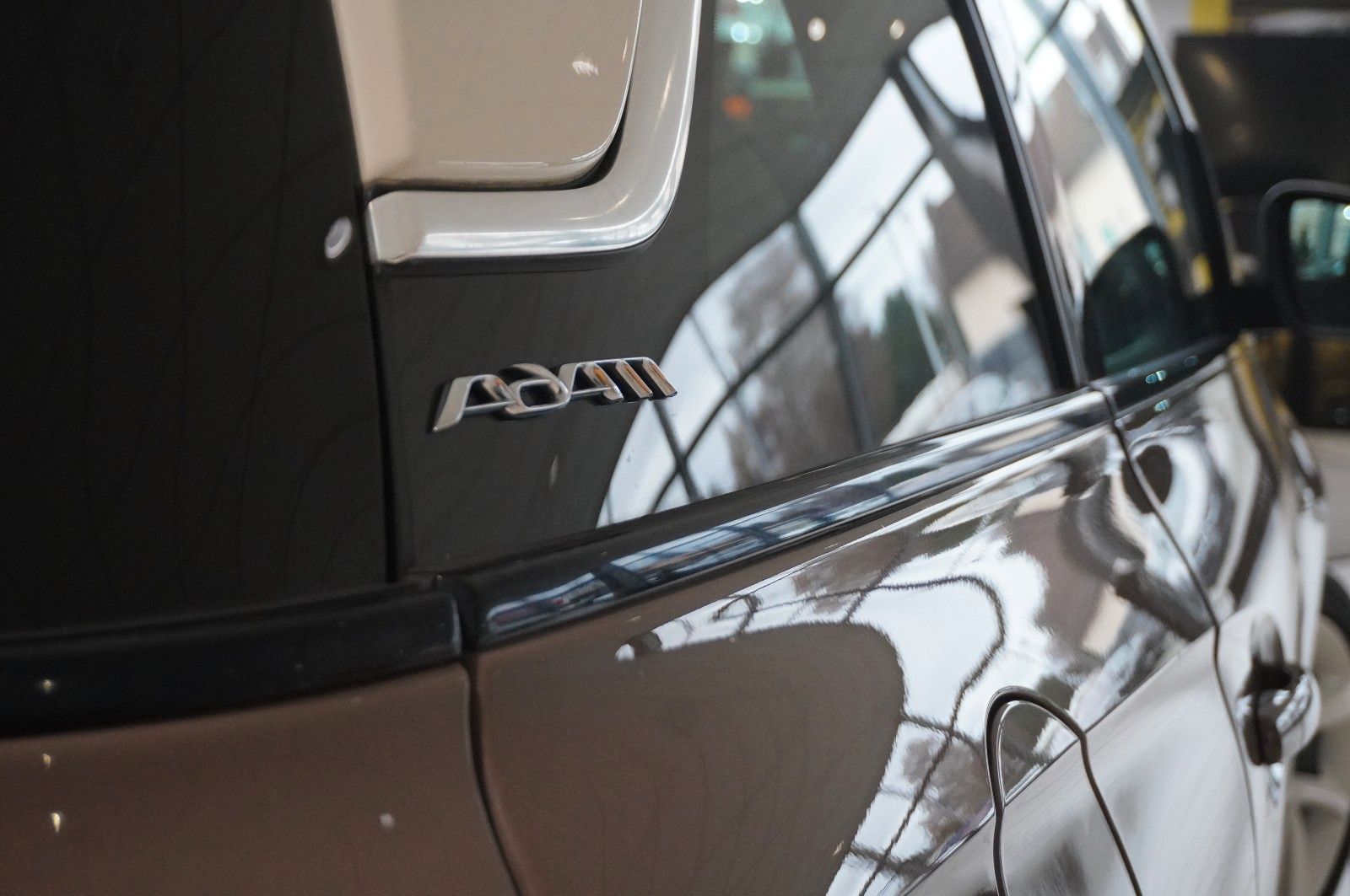 Fahrzeugabbildung Opel Adam 1.4 SLAM LED/KLIMA/PDC/WINTER/SPORT/TEMP.