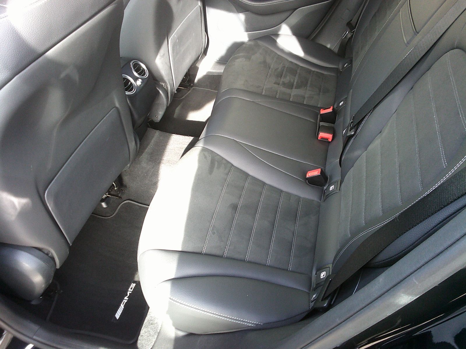 Fahrzeugabbildung Mercedes-Benz GLC 300 de 4Matic Coupe AMG Line / Night Paket
