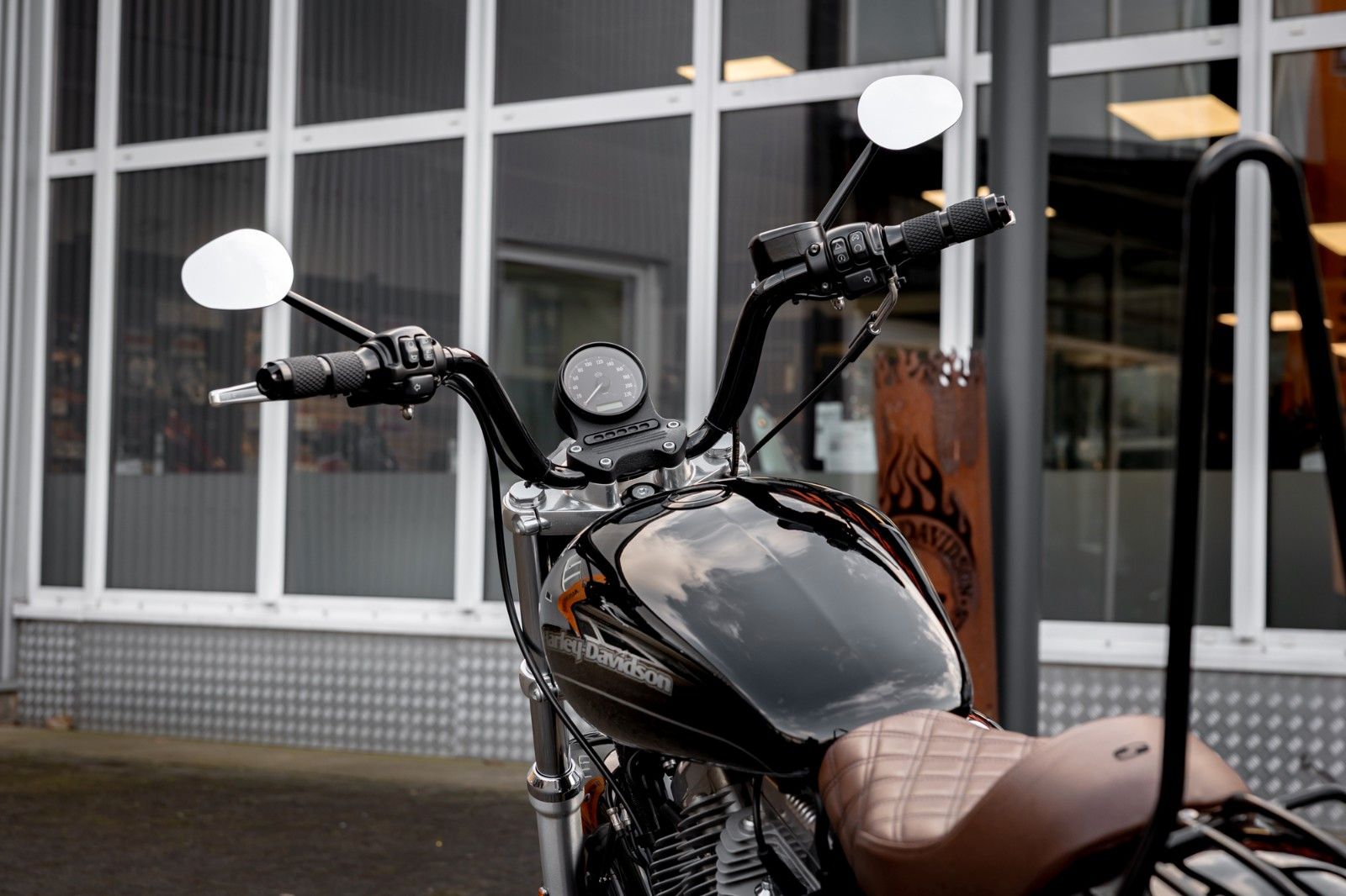 Fahrzeugabbildung Harley-Davidson XL883L SUPERLOW SPORTSTER - MILLER ABGASANLAGE