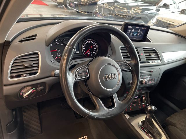 Audi Q3 sport quattro *NAVI*KAMERA*AHK*BI-XENON*