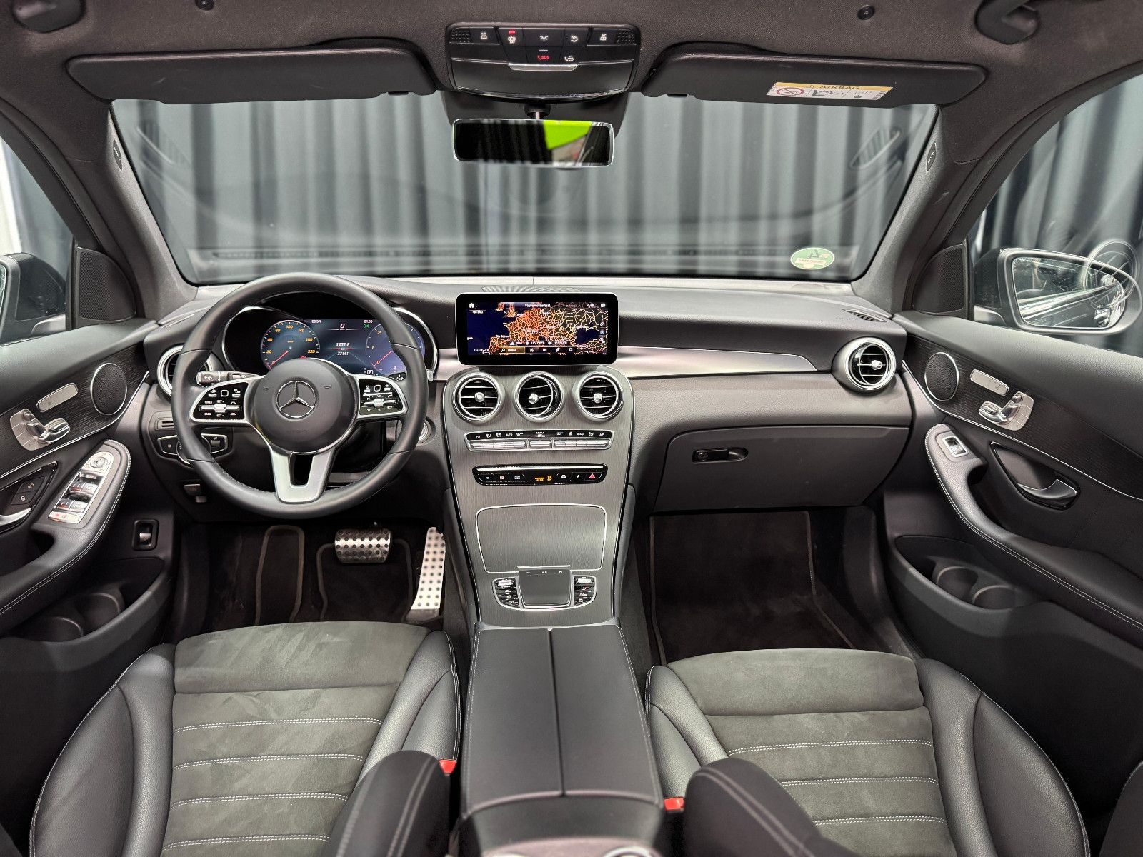 Fahrzeugabbildung Mercedes-Benz GLC 400 d 4Matic|AMG-LINE|AHK|STANDHEIZUNG|