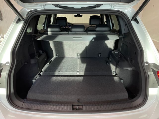 Tiguan Allspace R-Line 4M 2.0 TSI DSG 7-SITZER N