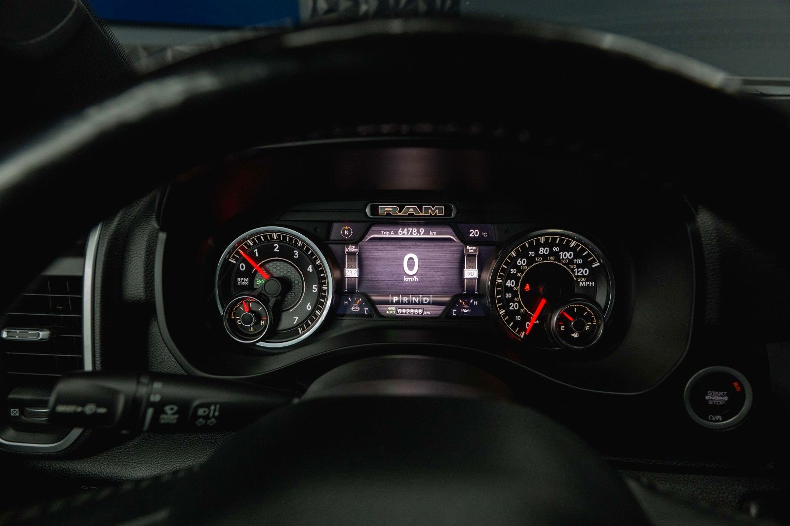 Fahrzeugabbildung Dodge RAM 5.7 V8 HEMI 4x4 Offroad Night Limited 19%