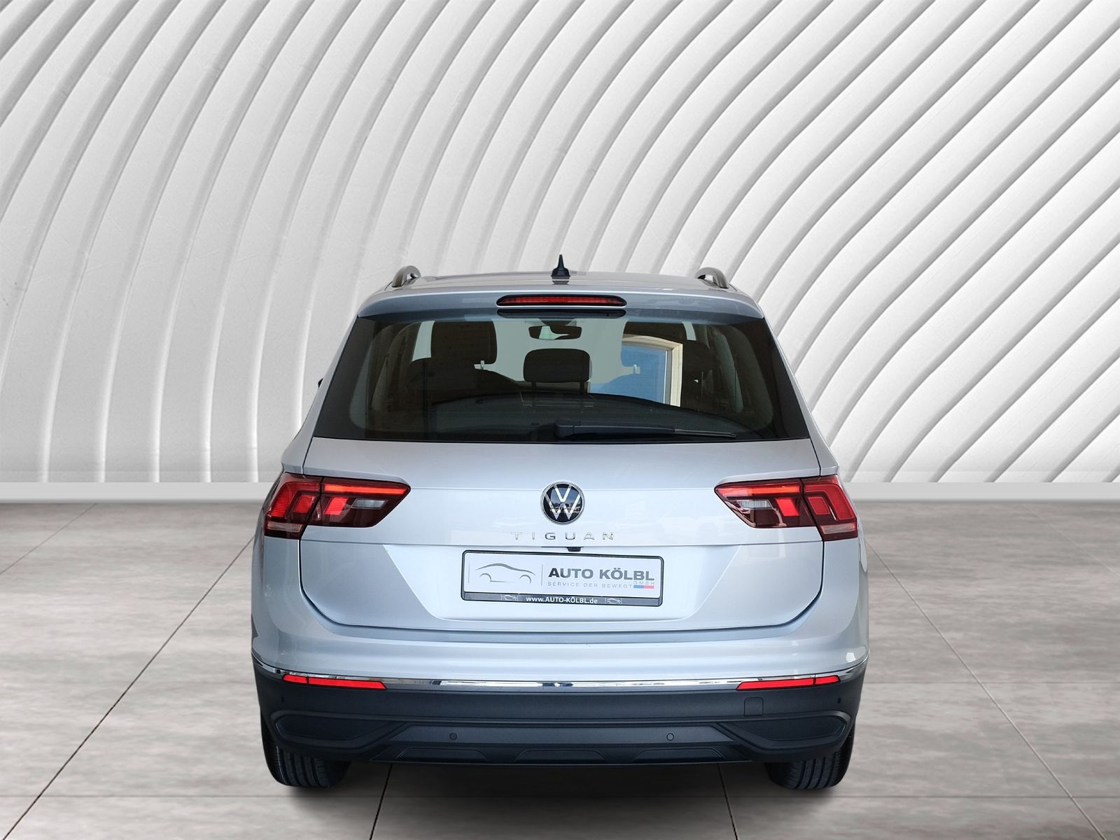 Volkswagen Tiguan Life ACC RFK NAVI LED PDC V+H DAB Klima imagem 3
