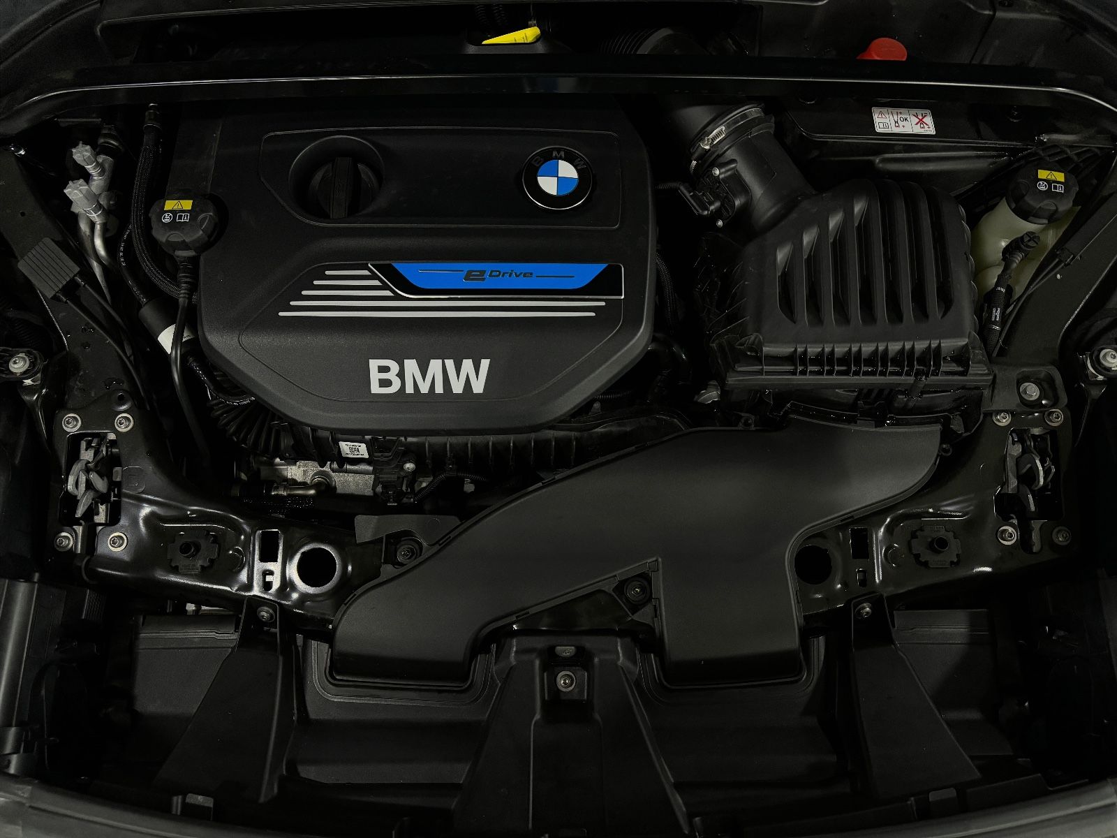 Fahrzeugabbildung BMW X1 xD25e Kamera DAB Lordos Navi Parkassistent