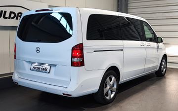 Mercedes V 220 - 9
