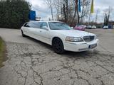 Lincoln Town Car Stretchlimousine  - Lincoln Town Car: Limousine