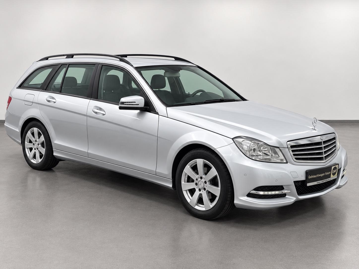 Mercedes-Benz C 180 CGI - AHK | NAVI | PTS | SHZ