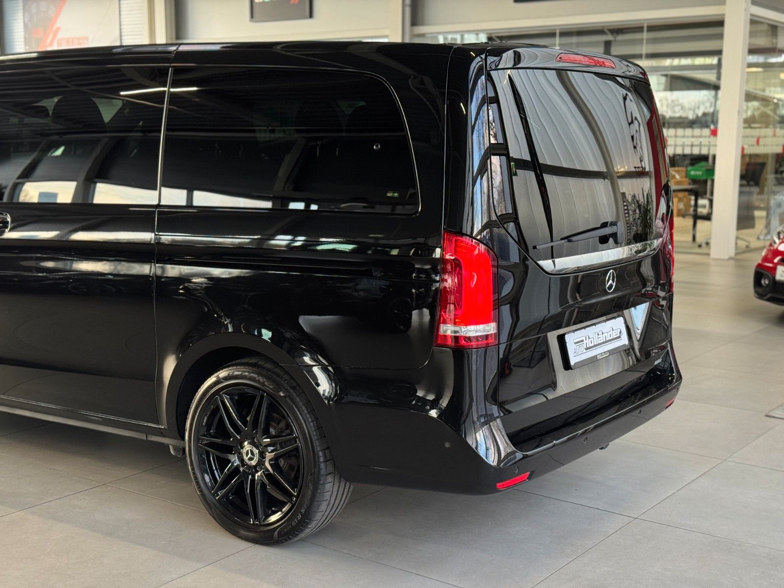 Fahrzeugabbildung Mercedes-Benz V 300d Avantgarde Edition lang "Agility Control"