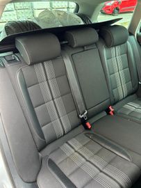 Volkswagen Golf - 7