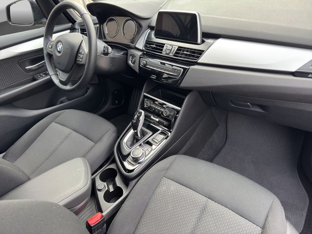 Fahrzeugabbildung BMW 218i Gran Tourer Automatik+LED+Kamera+Navi+DAB