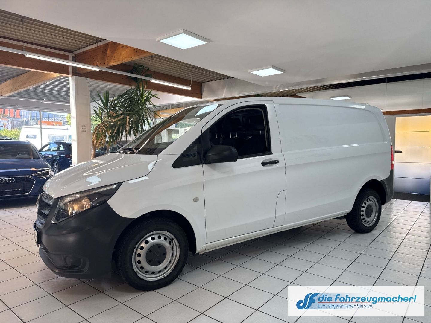 Fahrzeugabbildung Mercedes-Benz Vito Kasten 111 CDI WORKER FWD kompakt BlueTEC T