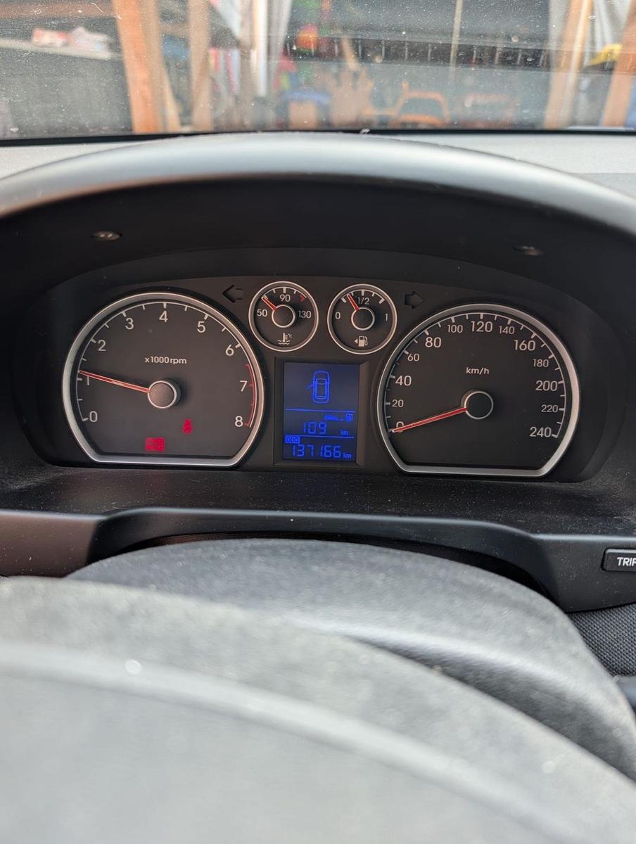 Hyundai i30 2009 — interior