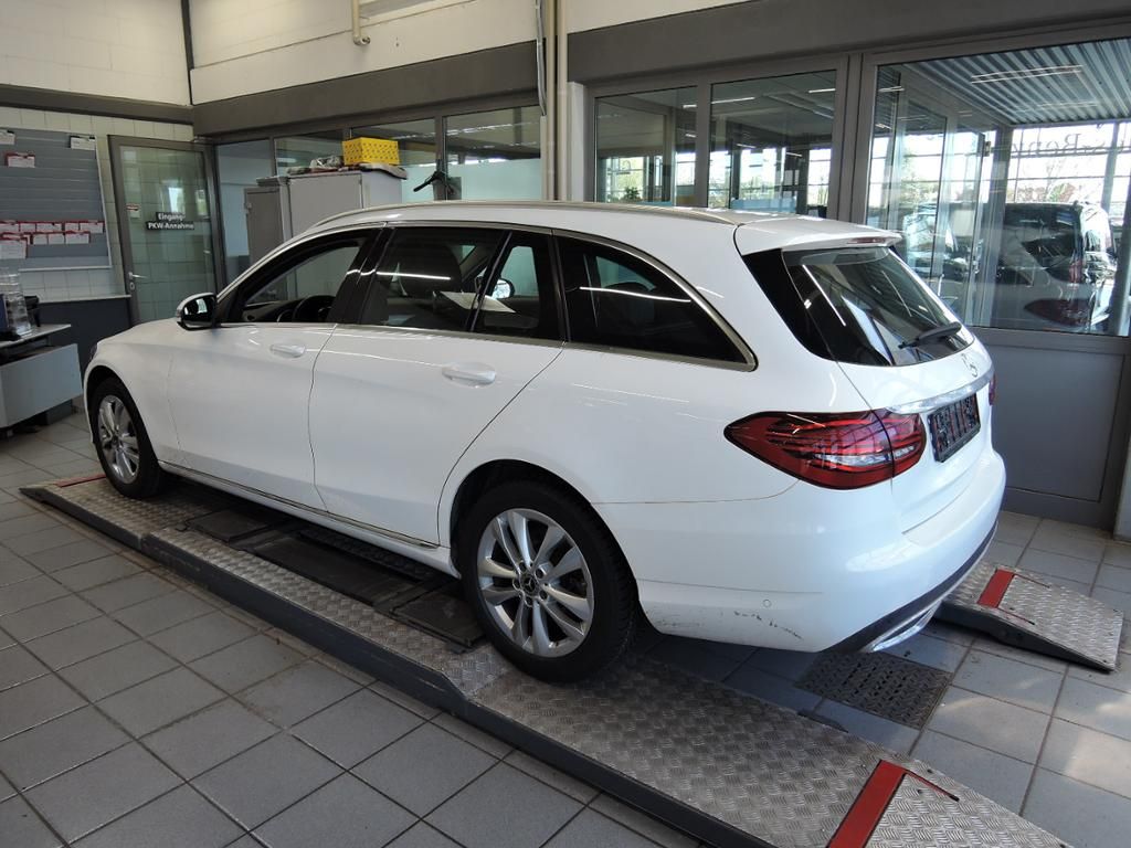 Mercedes-Benz C 220 d 4M T Avantgarde/Multibeam/Kamera/Spur-P/ foto 2