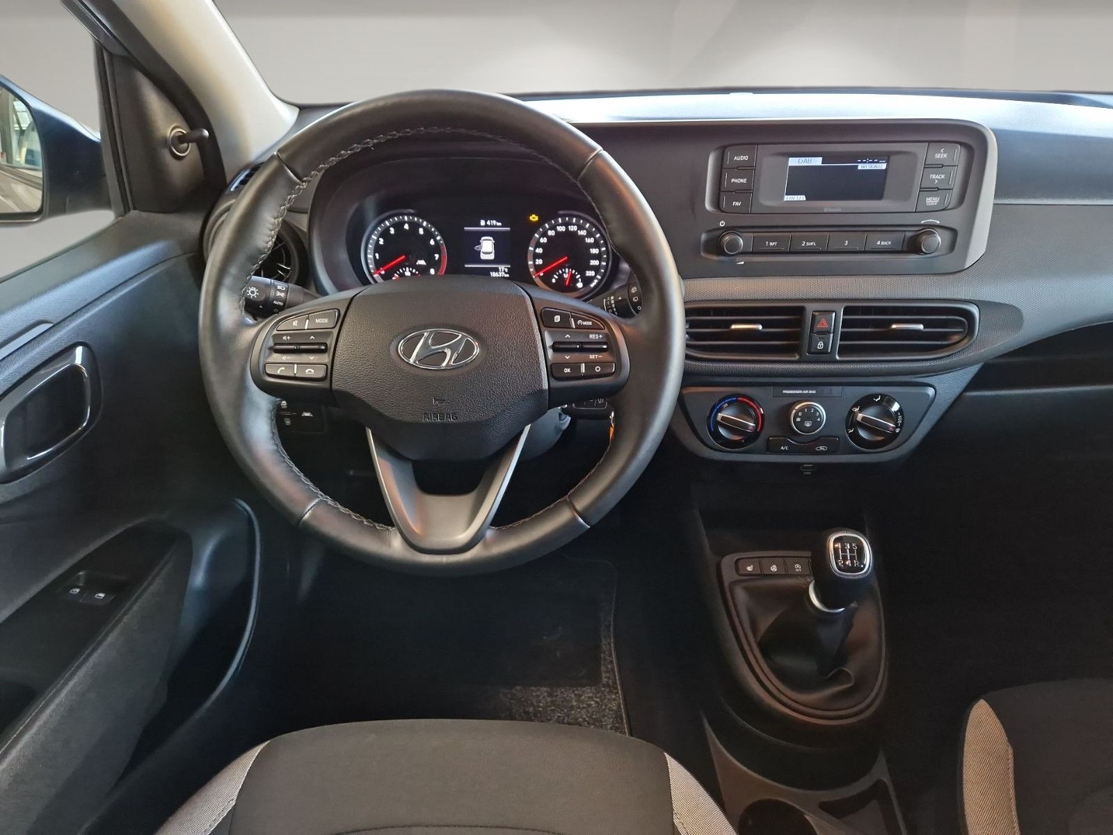 Fahrzeugabbildung Hyundai i10 1.0 Select SHZ PDC Lenkradhzg KLIMA