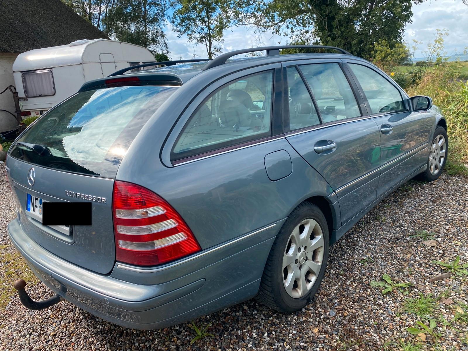 Mercedes-Benz C200 2005 — rear view