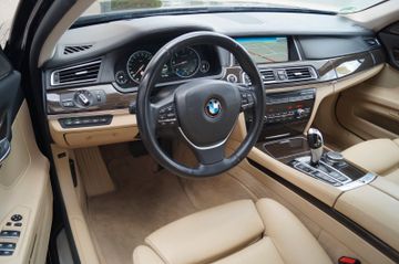 BMW 750 - 9